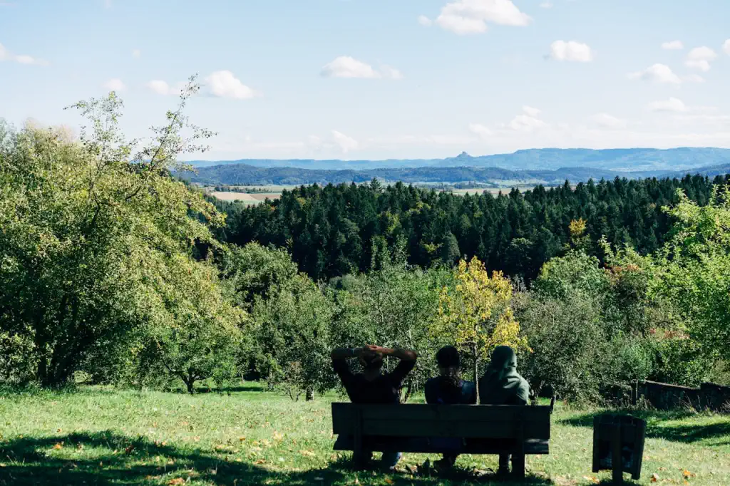 Ein Kurzurlaub klingt oft unkompliziert. Zwei oder drei freie Tage, eine überschaubare Anreise, schöne Wege, gutes Essen und Zeit zum Durchatmen.